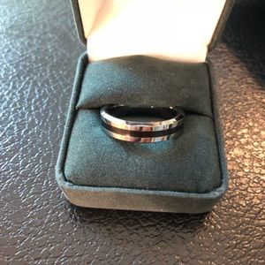 NWOT Men’s Tungsten Ring/Band Sz 10.5